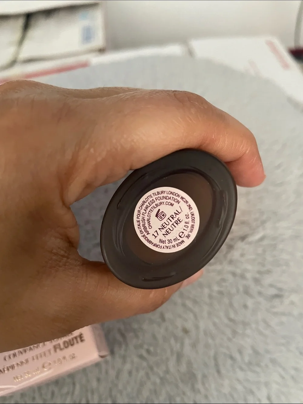 Charlotte Tilbury Airbrush Flawless Foundation - Cream/Gold